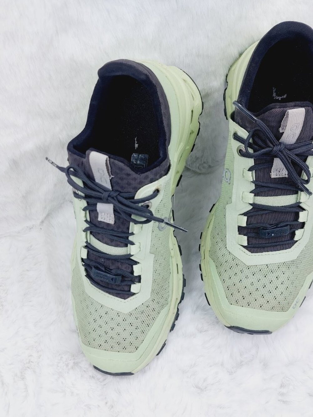 On Running Women's Cloudultra Vine Meadow Green Trail Running Shoes Size US 8 - Picture 3 of 10